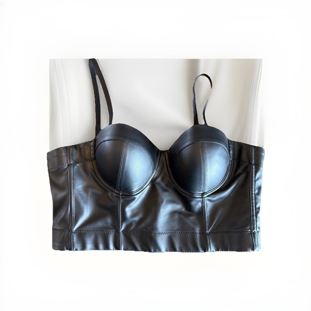 NWOT Women's Spaghetti Straps Faux PU Leather Busty Crop Top M